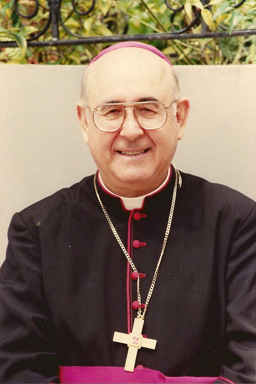 Pide oración en el cumpleaños de Monseñor Iñaki