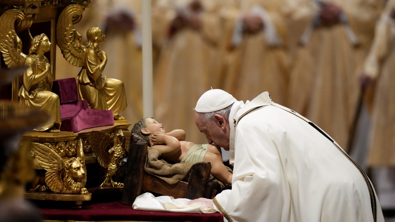 Renovando la Esperanza: El Llamado del Papa Francisco en Navidad 2023